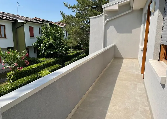 Villaggio Azzurro - *